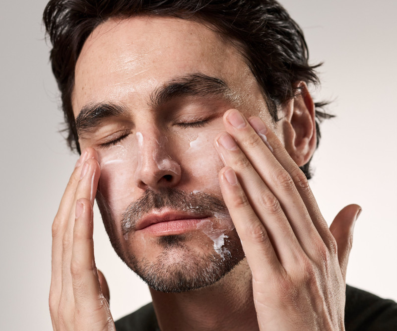 media/image/RS_Gesichtspflege_Bildmodul_trockene-Haut_schritt-1.jpg